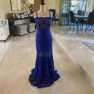 Tadashi Shoji- beautiful lace gown-Colbolt Blue. Gorgeous!! Adjustable straps